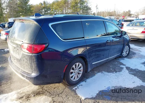 2018 Chrysler Pacifica Touring L Plus z USA, uszkodzony, nr VIN 2C4RC1EG3JR230729